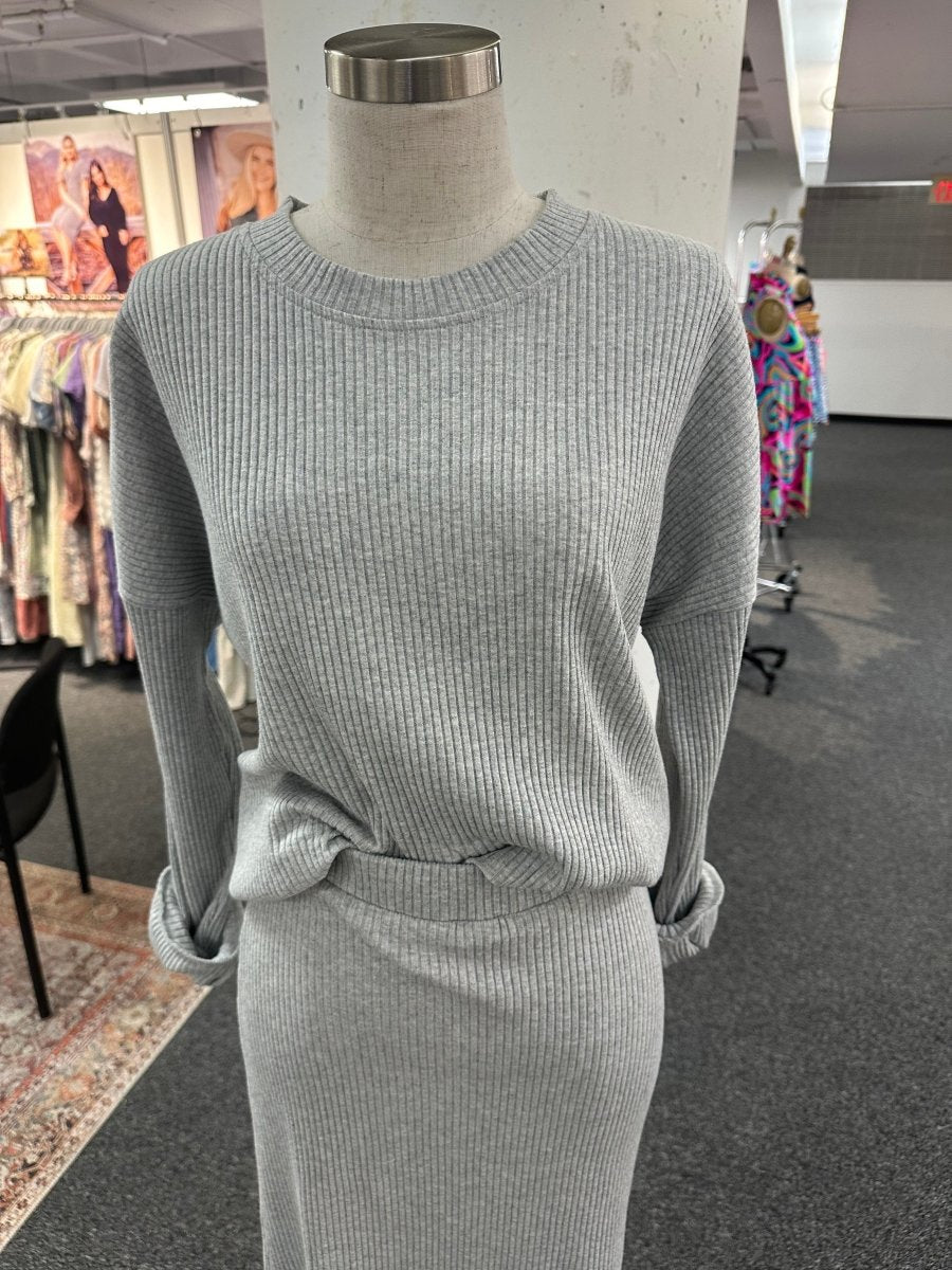 OVERSIZED RIBBED SWEATER IN LIGHT HEATHER GRAY - MIKAROSE WHOLESALE