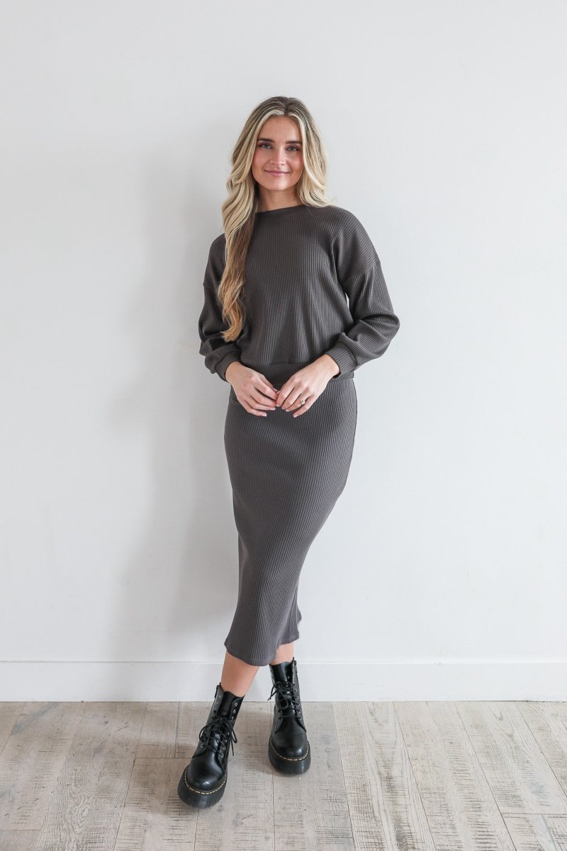 OVERSIZED RIBBED SWEATER PLUS IN CHARCOAL - MIKAROSE WHOLESALE